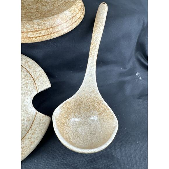 Soup Tureen 3 QT Pottery Craft Stoneware Sand Brown Tan Serving Bowl USA Vintage - Picture 16 of 16